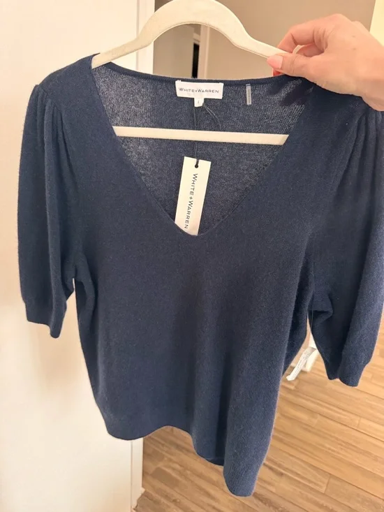 White + Warren Navy V-Neck 100% Cashmere Top - Size Large - Brand New with tags - Picture 2 of 4
